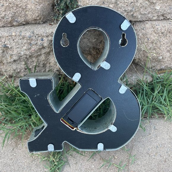 Light Up Metal "&" Sign - Picture 3 of 5